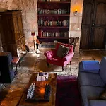 Jaktstuga Chateau La Gineste - Castle And Vineyard