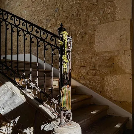 Chateau La Gineste - Castle And Vineyard Duravel