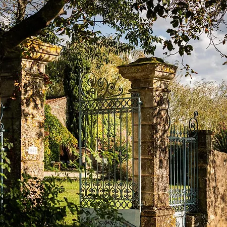 Chateau La Gineste - Castle And Vineyard * Duravel