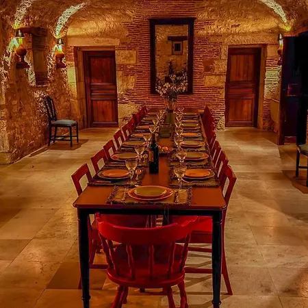 Chateau La Gineste - Castle And Vineyard