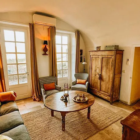Lodge Chateau La Gineste - Castle And Vineyard