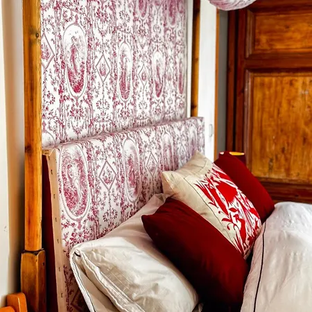 Chateau La Gineste - Castle And Vineyard * Duravel