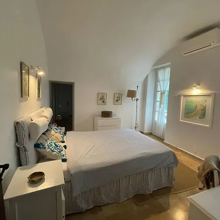 Chateau La Gineste - Castle And Vineyard