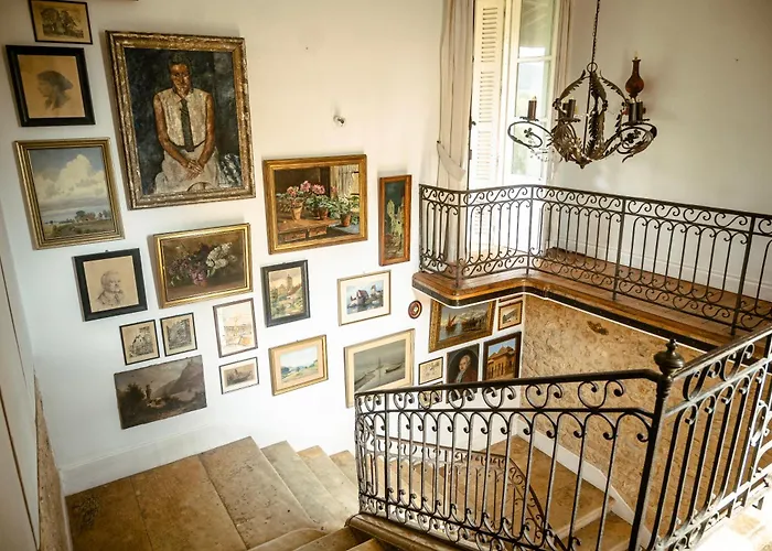 Chateau La Gineste - Castle And Vineyard