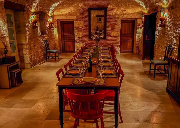 Chateau La Gineste - Castle And Vineyard